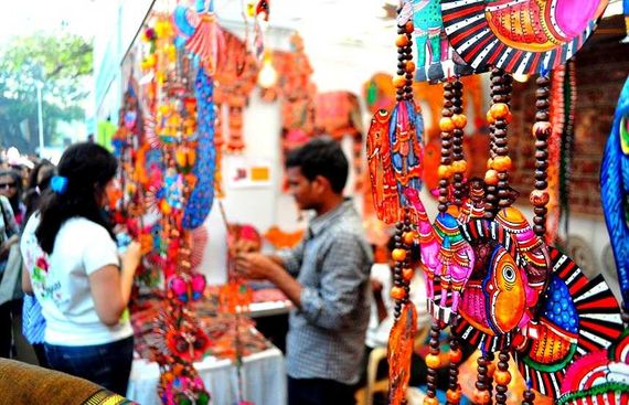 Best 10 Cheap Shopping Places for Street Shopping in India