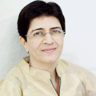 Dr. Manishaa,Consultant