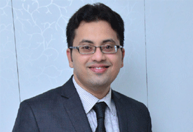 Dr. Abhishek ArunNerurkar, M.S. Orthopaedics. D.N.B. Orthopaedics, Hinduja Healthcare Surgical