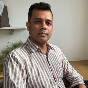 Vicinus: Facilitating Enhanced Visibility for Multi-Location Businesses via AI-driven Hyperlocal Marketing Platform