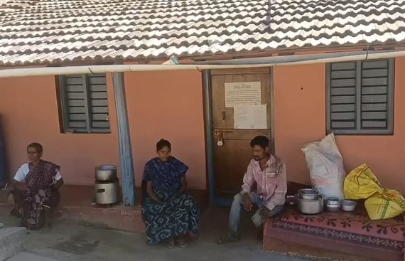 Micro Finance Staff Seize House in Alnavar