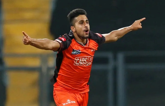 J&K Lieutenant Governor meets and appreciates Team India pacer Umran Malik