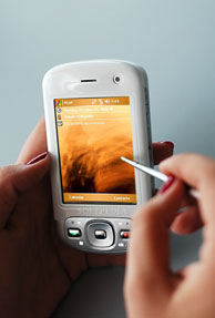 India's first 3G service launched in Delhi