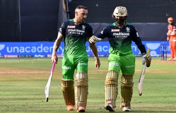 Du Plessis: Thought of 'retiring out' to get Dinesh Karthik at crease 
