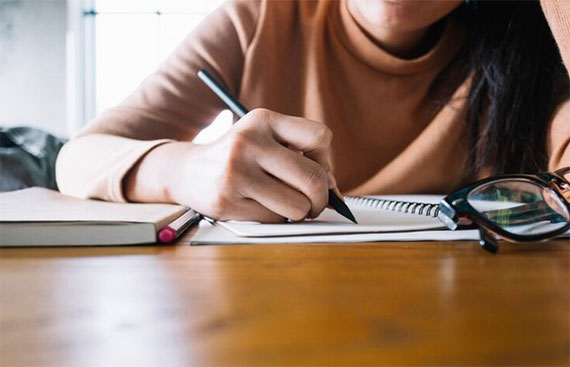 Analyzing Essay Writing Help for Students Provided by Papertyper.net