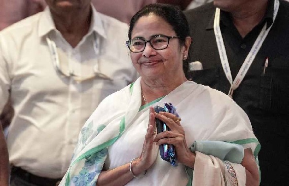 Mamata Banerjee invites SL President to attend biz summit in Kolkata