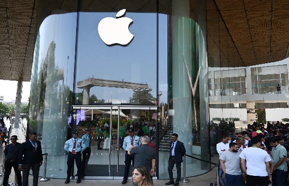 Apple flagship retails stores in India give accessibility top priority
