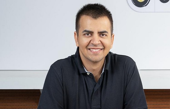 Bhavish Aggarwal & his Ola Electric faces Social Media Storm due to 'Poor User Service'