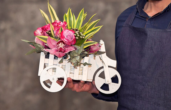 Flower Delivery: Brighten a Loved One's Day, No Matter the Distance
