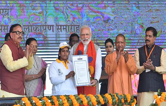 Prime Minister Felicitates Successful Candidates From Skill India's Rozgar Mela Organised In Varanasi: Extends Them Job Offer Letters From Reputed Companies