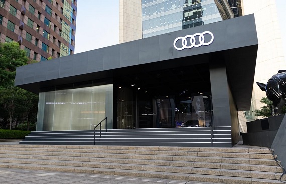 Tata-Owned JLR Surpasses Audi, Secures Third Spot in Sluggish Luxury Car Market