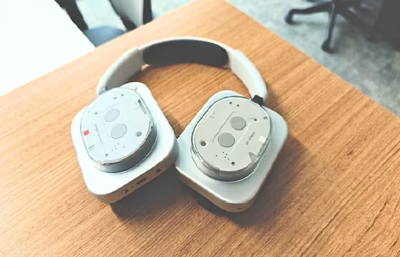 Funky Looks, Fine Tunes: Nothing Headphone 1 Hits the Right Notes