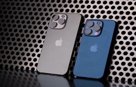 Apple Unveils Spatial Video Recording on iPhone 15 Pro Models