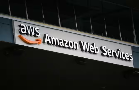 Amazon to invest Rs 1.05 lakh crore in India's cloud services
