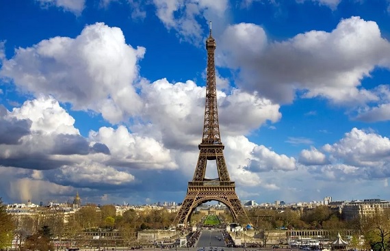 Indians Can Use JioFinance App for Payments at Tourist Attractions in Paris