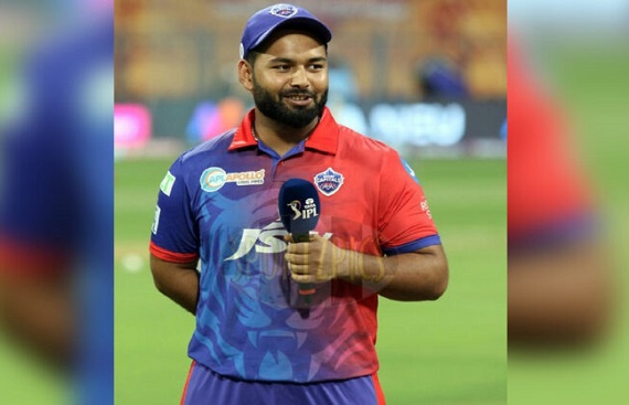 Rishabh Pant's decision to call back batters divides netizens