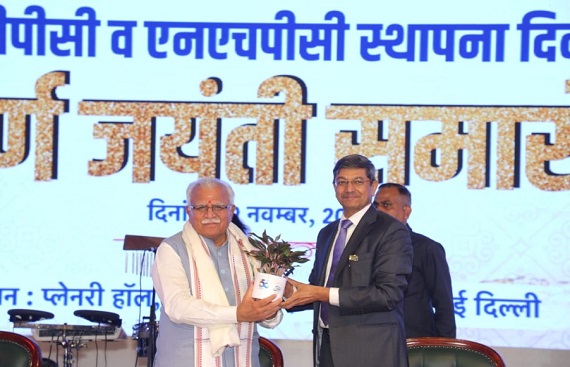 Hon'ble Union Minister of Power Shri Manohar Lal releases Coffee Table Book 'Samathvam'