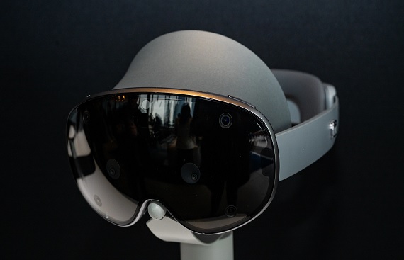 Samsung Unveils Galaxy XR Headset with Gemini AI and Android XR