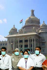 H1N1 flu spreads, helper turns victim in Bangalore