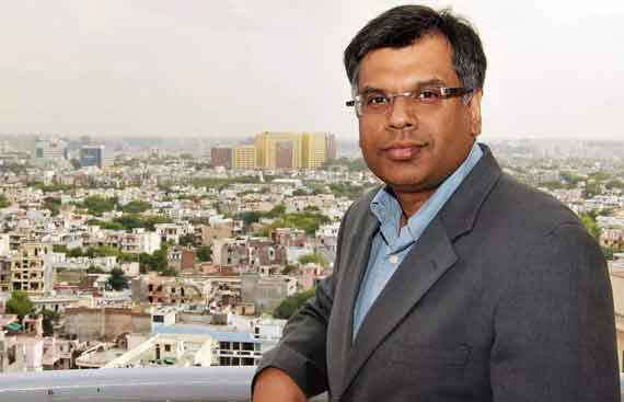 Indian American Dr. Vivek Lall Receives Lifetime Achievement Award 