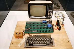 First Hand Built Apple computer Fetches Rs.2.3 Crore At Auction