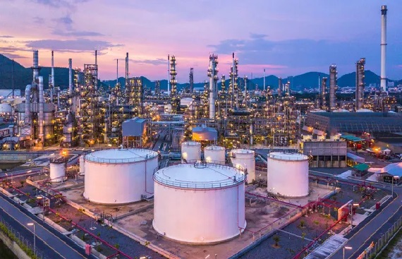 India Likely to Add 35-40 MT Crude Oil Refining Capacity by FY30