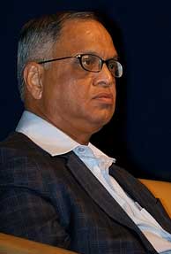 Murthy backs Shibulal in race to next Infy CEO