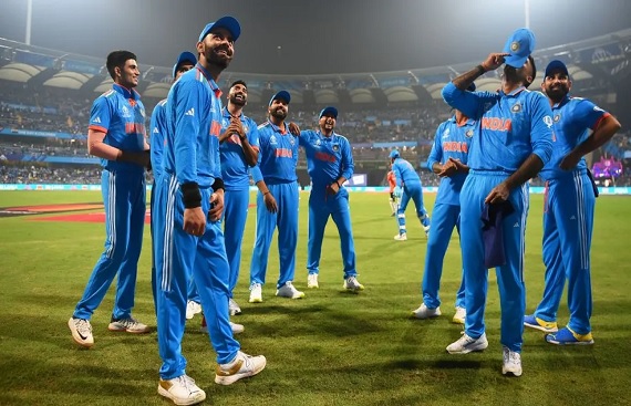 WC: India beat Sri Lanka by 302 runs with Shami's 5-18 after Gill, Kohli, Iyer fifties