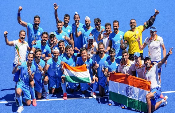 Bollywood Stars Celebrate India's Men's Hockey Team's Olympic Win