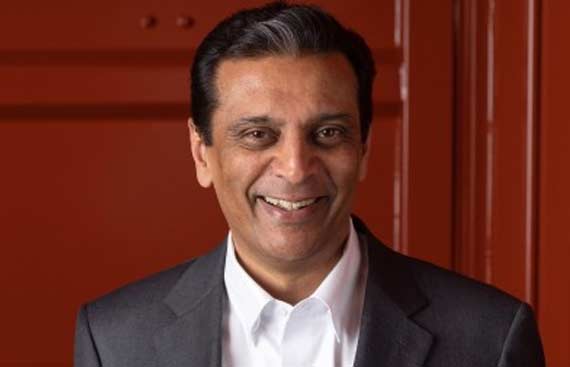 Raj Subramaniam Honored with Distinguished Leadership Award