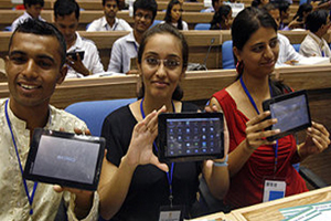 Datawind Ships All 1 Lakh Aakash Tablet Units To Government