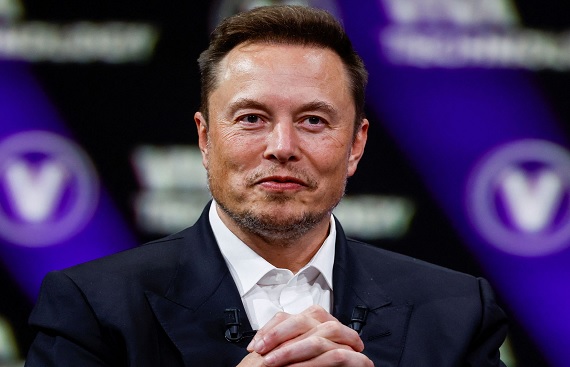 Nothing Phone CEO Playfully Advises Elon Musk on Opening Tesla Factory in India 