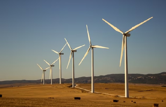 Adani Green Energy Secures USD 1.36 Billion Financing from International Banks