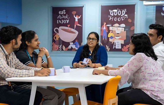 hirist.tech Celebrates Diwali with Innovative 'Run-Time Rangoli' Campaign