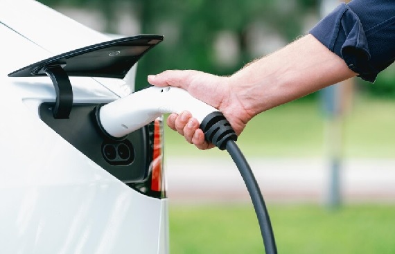 Adani Gas Arm Partners with MG Motor India for EV Charging Infrastructure