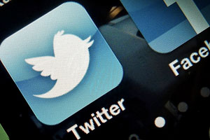 Teens Turn To Twitter As Facebook Shows 'Too Much Drama': Poll