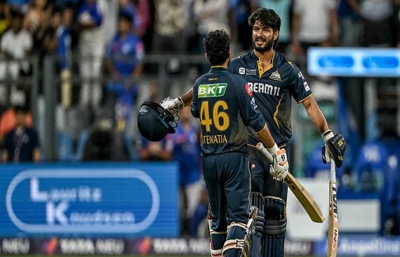 Gujarat Titans Edge Mumbai Indians in Last-Ball DLS Thriller