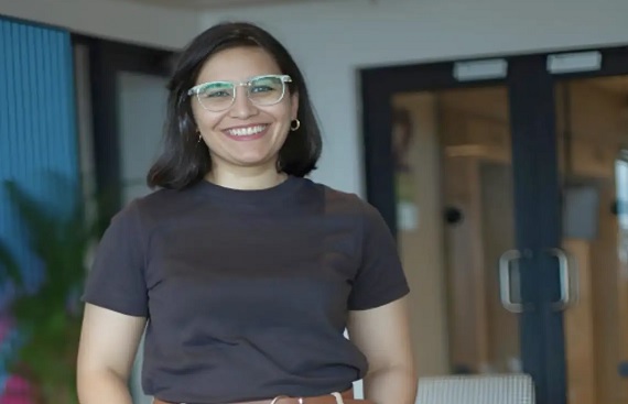 Mahua Bisht Named CEO of 1to1help.net