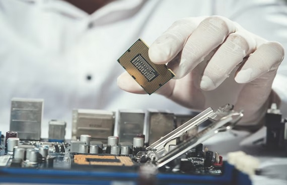 India Approves Rs 1.3 Lakh Crore Investment in Semiconductor Manufacturing Projects