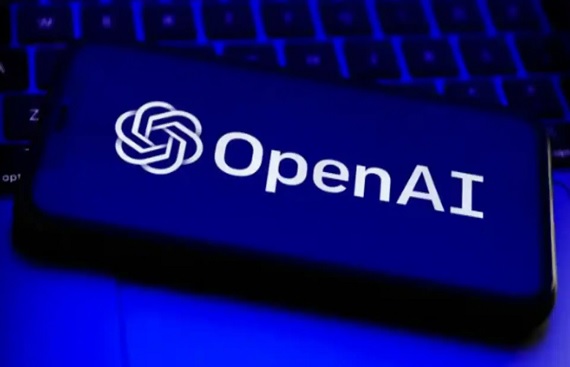 AI Giants Offer Free Plans to Tap India's Growing User Base