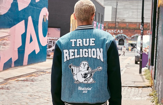 Minimalist Fashion: How to Master the Art of Less is More