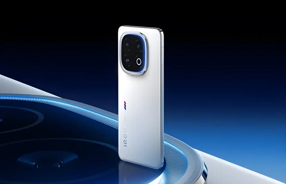 iQOO 15 Launches With Snapdragon 8 Gen 5, Triple 50MP Cameras