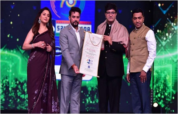 Prasoon Joshi privileged With Indian Film Personality of the Year 2021 at 52nd IFFI