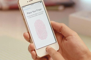 First One To Hack iPhone 5S TouchID Will Get Cash, Bit-Coins & Whiskey