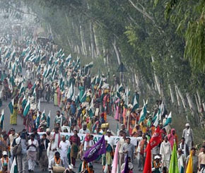 anna hazare, gandhi, raising support, masses