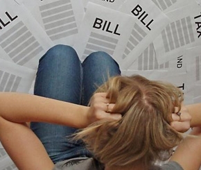 6 Signs That You Are Living Beyond Your Means