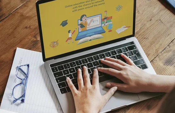 How GPS Trackers can Ensure Safety and Security of Electric Vehicles