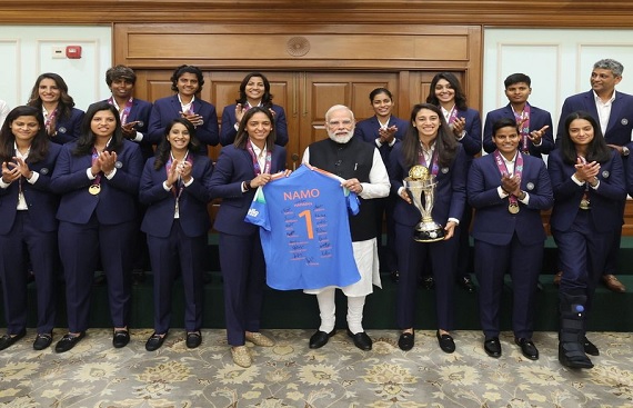 Indias Women Cricket Team Honoured by President and PM